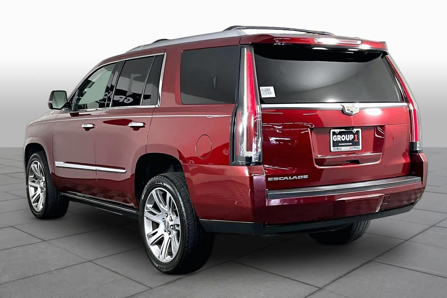Used 2018 Cadillac Escalade Premium Luxury AWD/4WD image 11