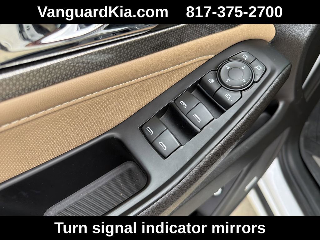 Used 2023 Chevrolet Traverse Premier image 17