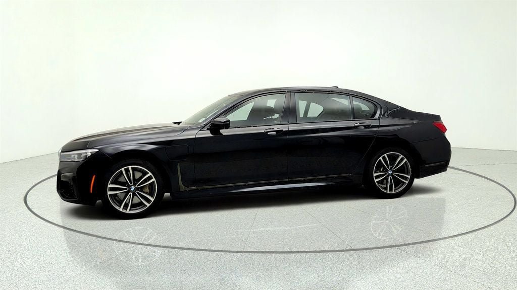 Used 2020 BMW 745e xDrive AWD/4WD image 8