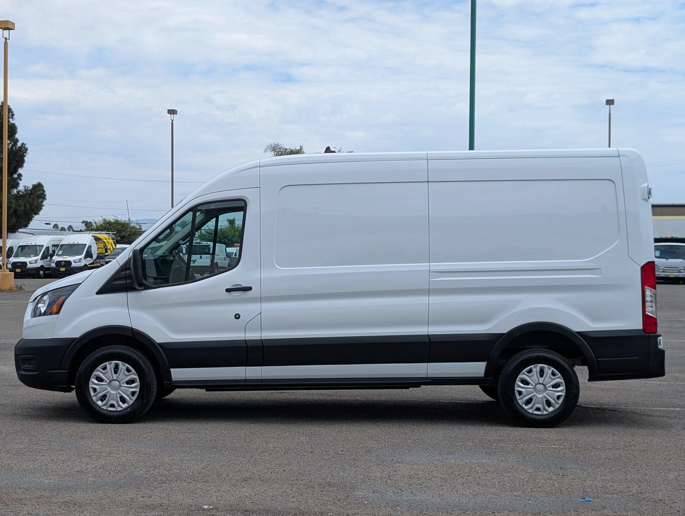 Used 2023 Ford E-Transit Medium Roof RWD image 5