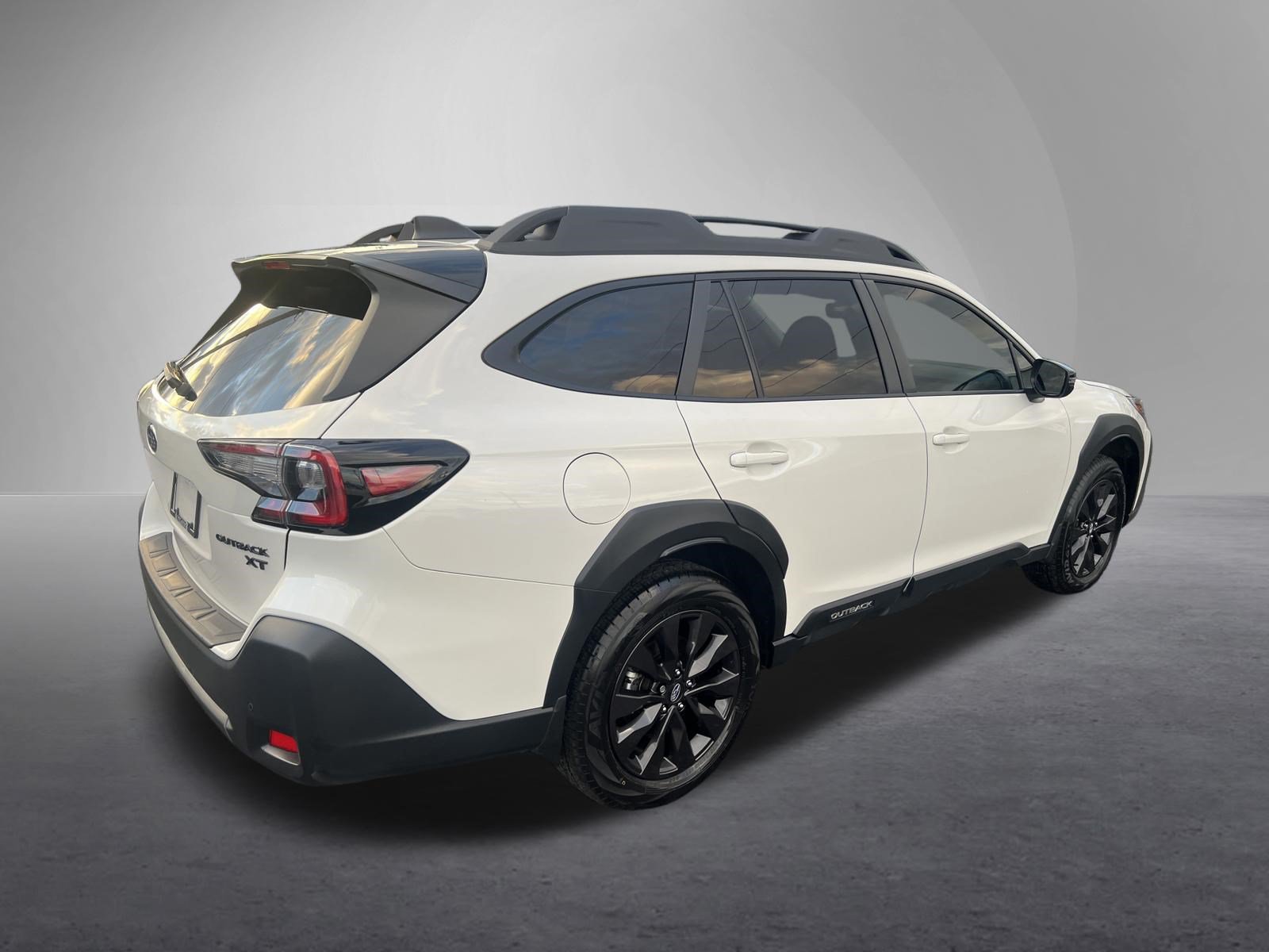 Used 2025 Subaru Outback Onyx Edition XT AWD/4WD image 3