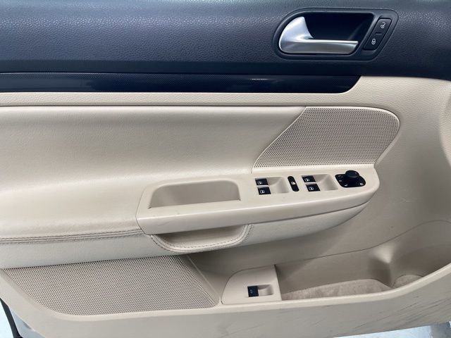 Used 2012 Volkswagen Jetta SE image 16