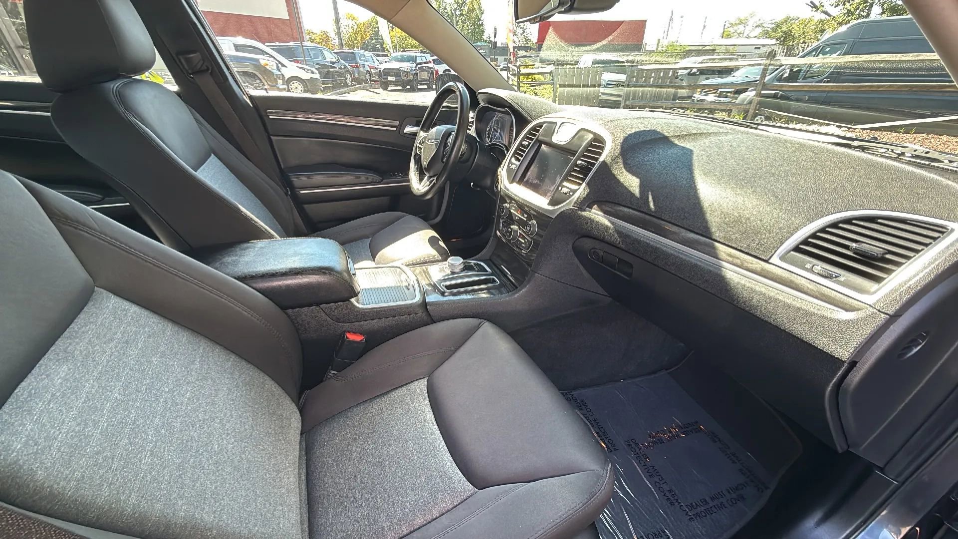 Used 2019 Chrysler 300 Touring w/ Sport Appearance Package image 31
