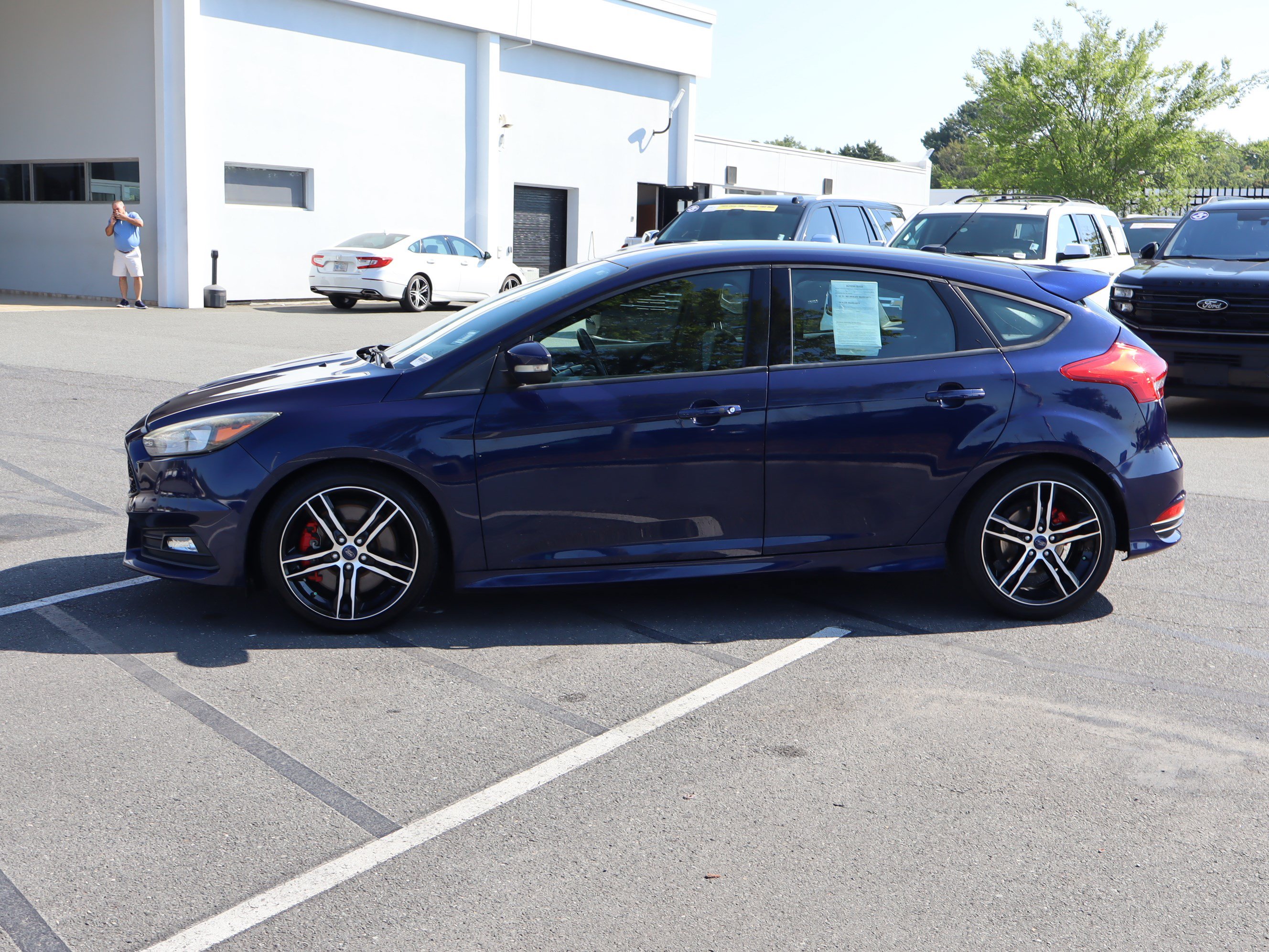 Used 2017 Ford Focus ST FWD image 7