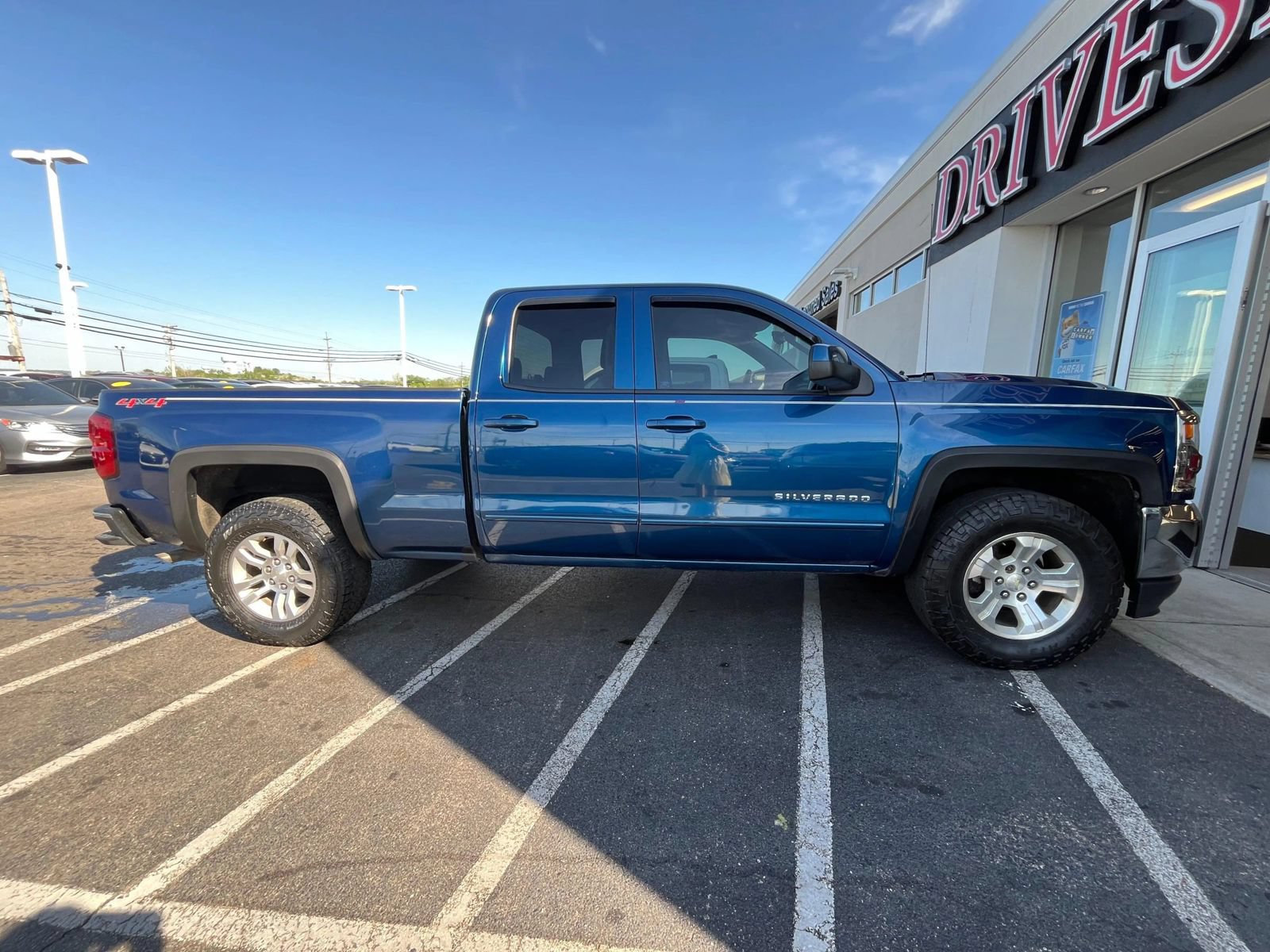 Used 2017 Chevrolet Silverado 1500 LT w/ All Star Edition AWD/4WD image 9