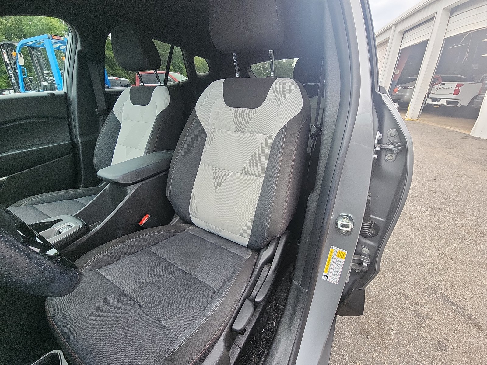 Used 2024 Chevrolet Trax RS FWD image 18