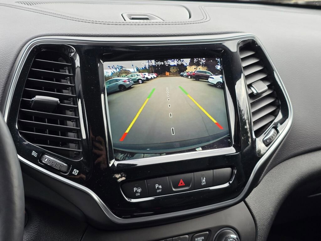 Used 2019 Jeep Cherokee Limited w/ Technology Group image 22