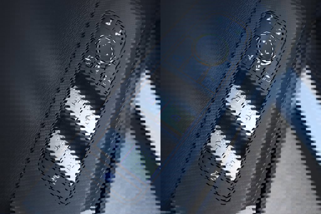 Used 2025 Mitsubishi Outlander SE image 17