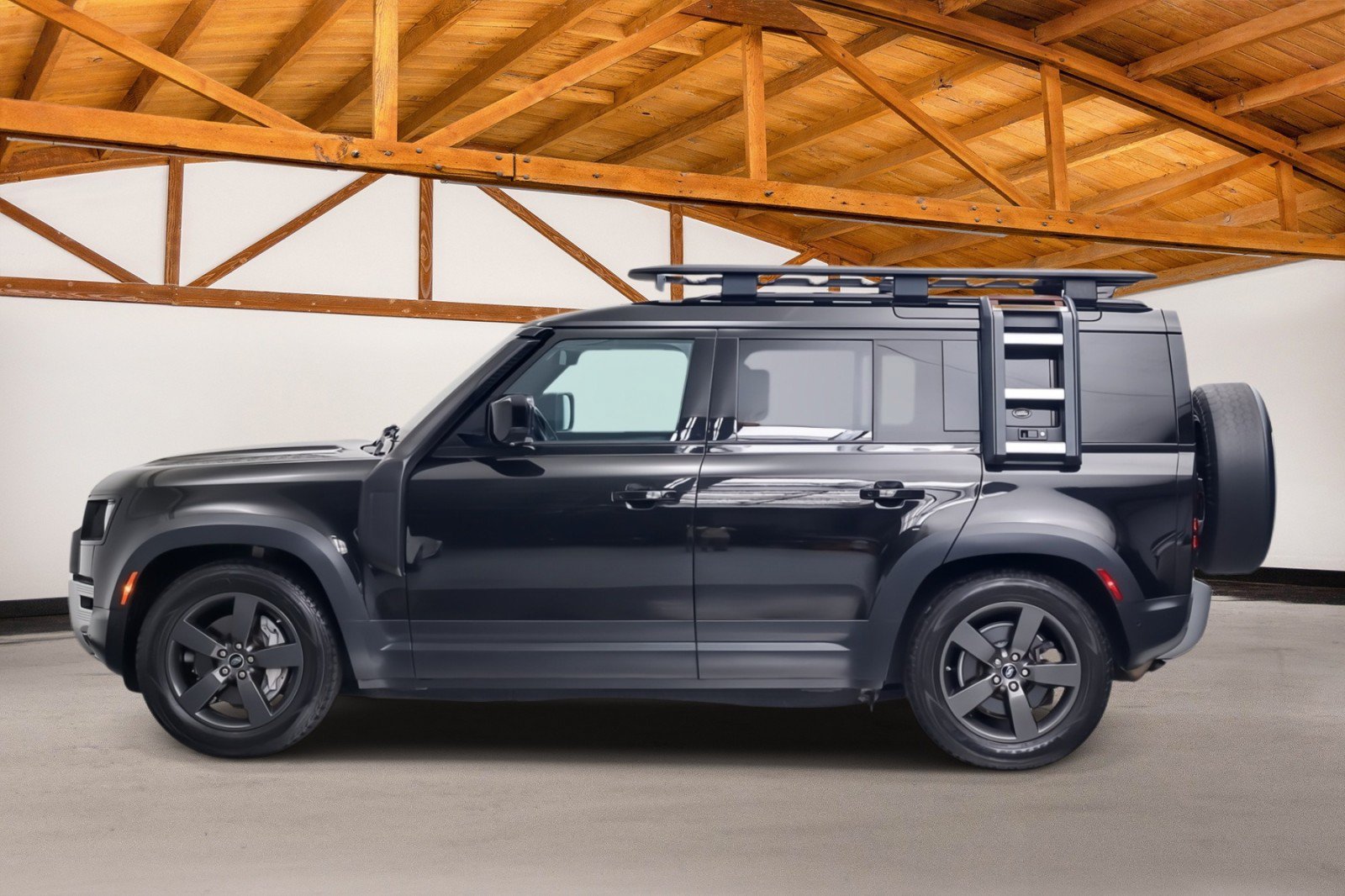 Used 2020 Land Rover Defender 110 First Edition AWD/4WD image 2