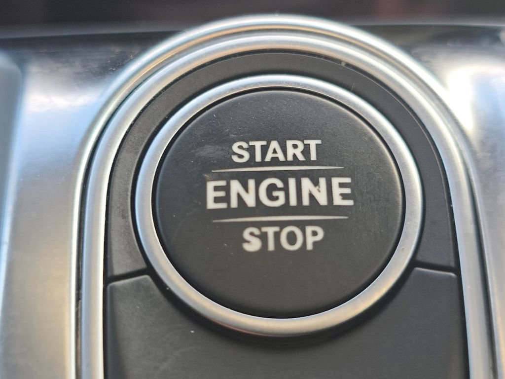 Used 2020 Mercedes-Benz GLB 250 4MATIC image 32