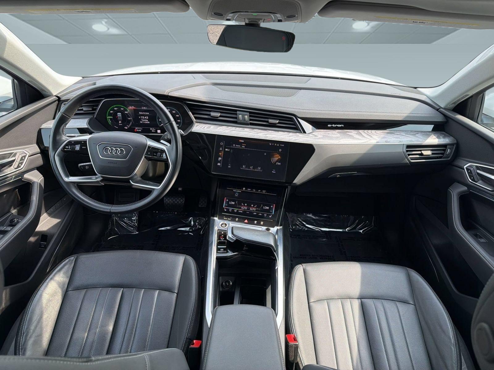 Used 2024 Audi Q8 e-tron Premium Plus w/ Premium Plus Package AWD/4WD image 16