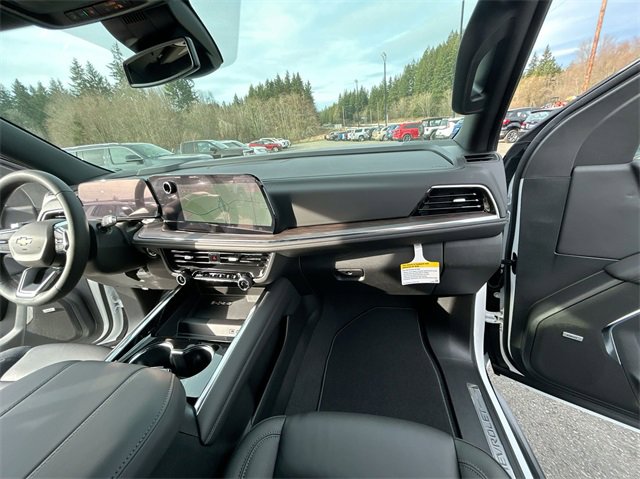 New 2025 Chevrolet Suburban LT w/ Comfort Package image 29