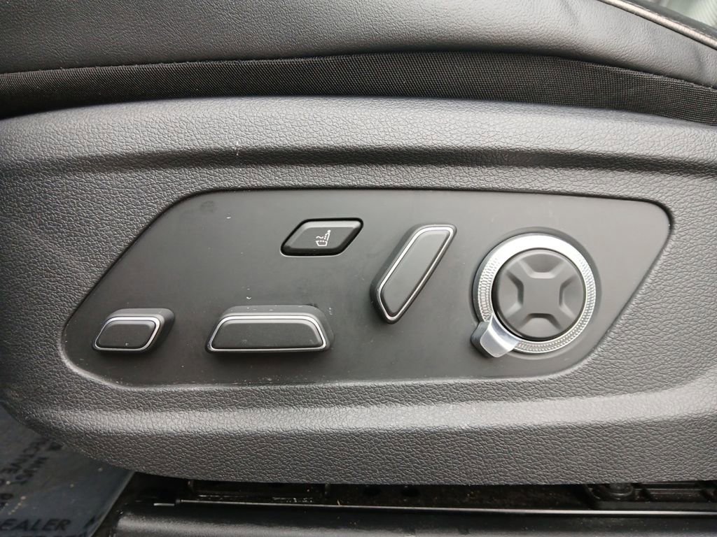 Used 2024 Hyundai Palisade Calligraphy image 16