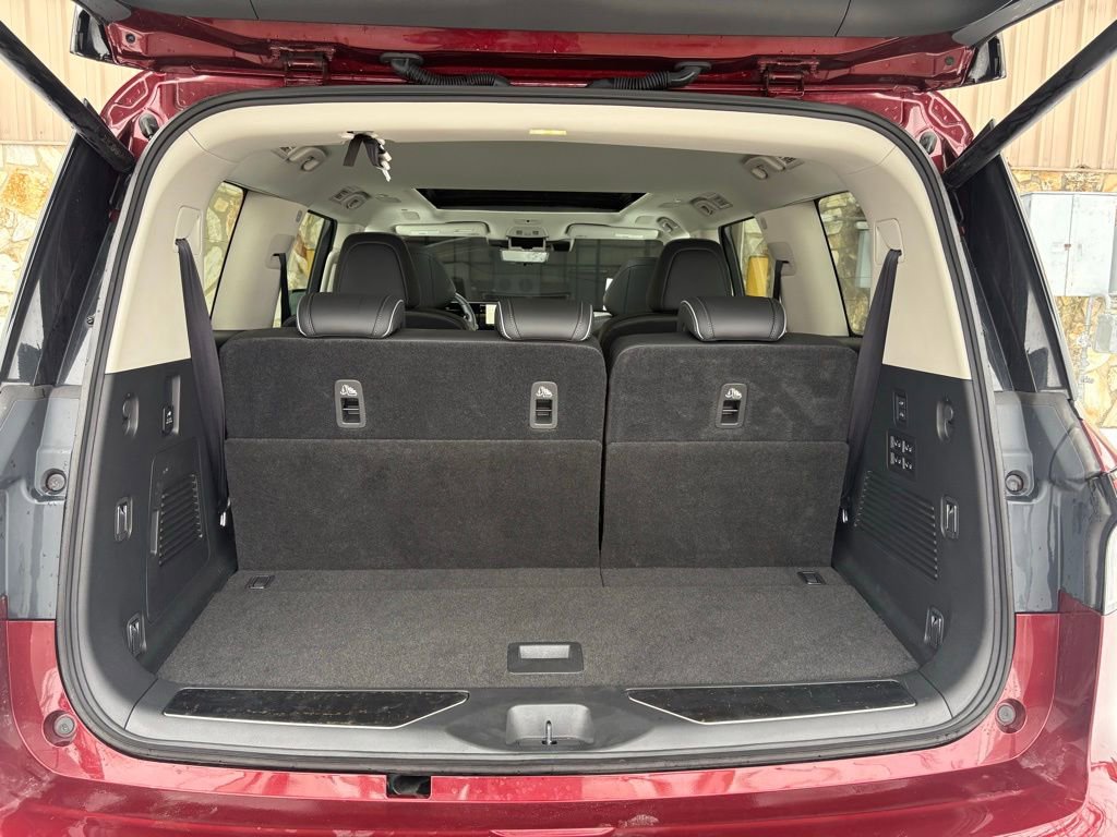 Used 2025 INFINITI QX80 Sensory image 17