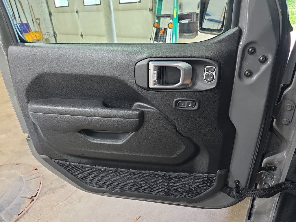 Used 2022 Jeep Wrangler Unlimited Sport AWD/4WD image 26