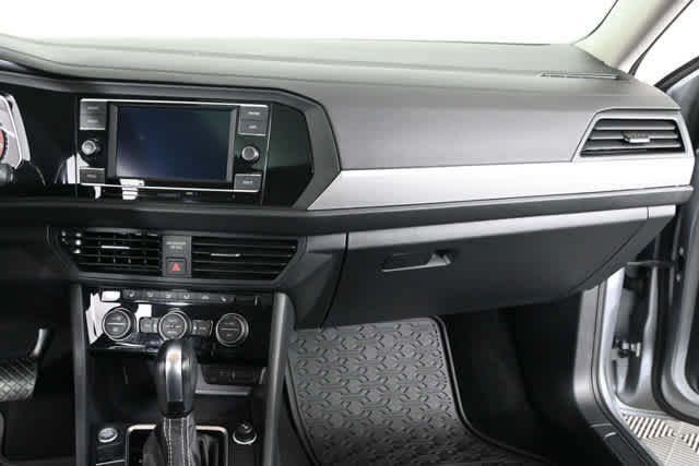 Used 2021 Volkswagen Jetta SE image 15