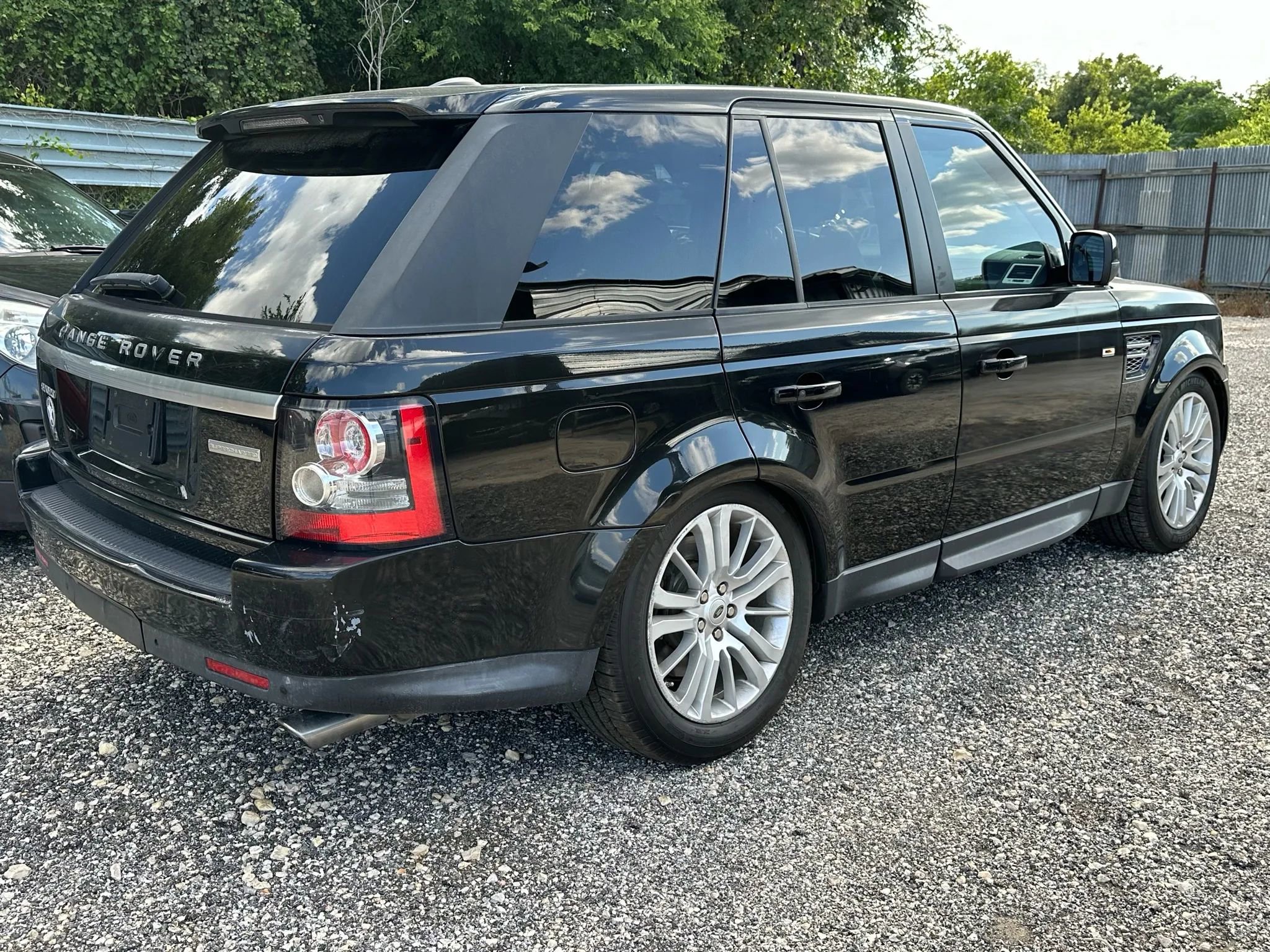 Used 2012 Land Rover Range Rover Sport Supercharged w/ Vision Assist Pkg image 3