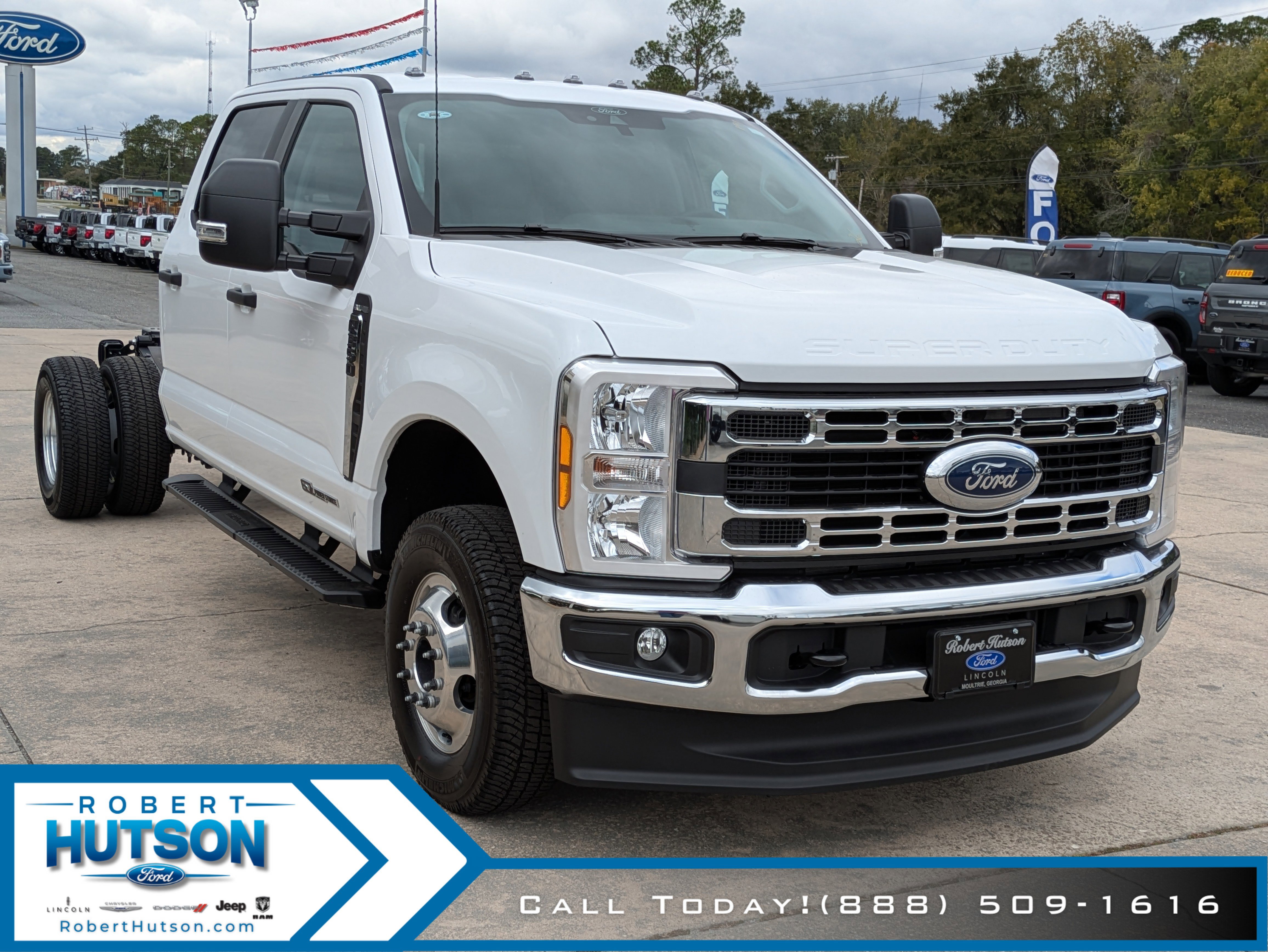 New 2026 Ford F350 XL w/ XL Chrome Package image 4