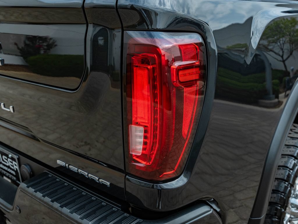 Used 2021 GMC Sierra 2500 Denali w/ Denali Ultimate Package AWD/4WD image 9