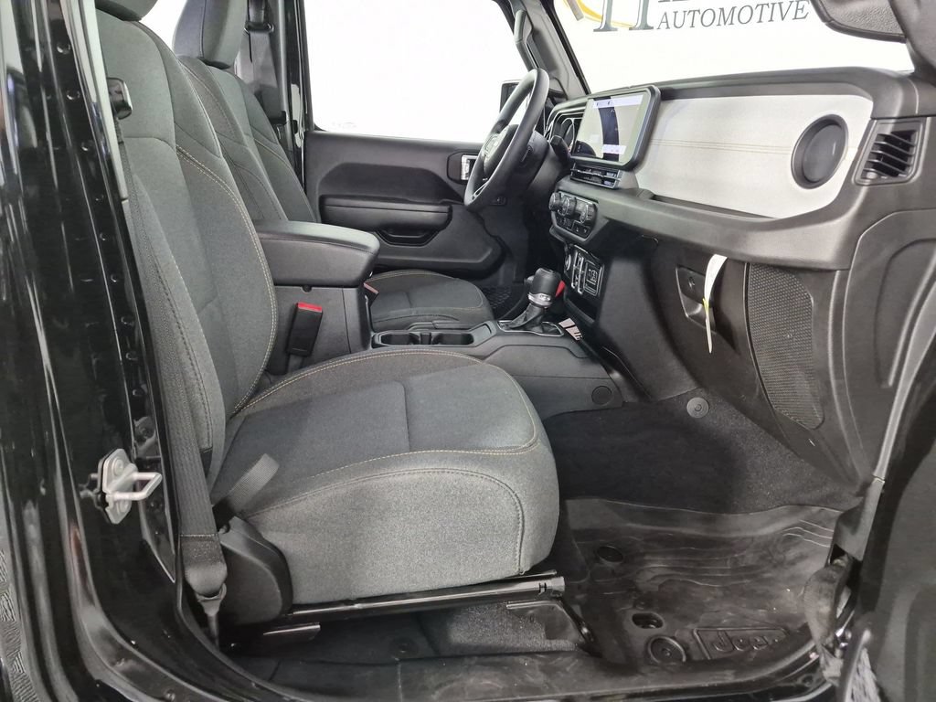 Used 2025 Jeep Gladiator Sport AWD/4WD image 33