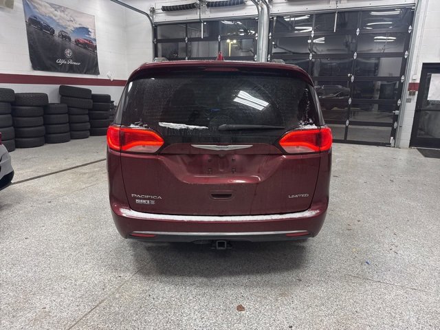 Used 2017 Chrysler Pacifica Limited w/ Advanced Safetytec Group image 4