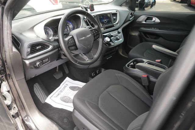 Used 2019 Chrysler Pacifica Touring Plus w/ S Appearance Package FWD image 8