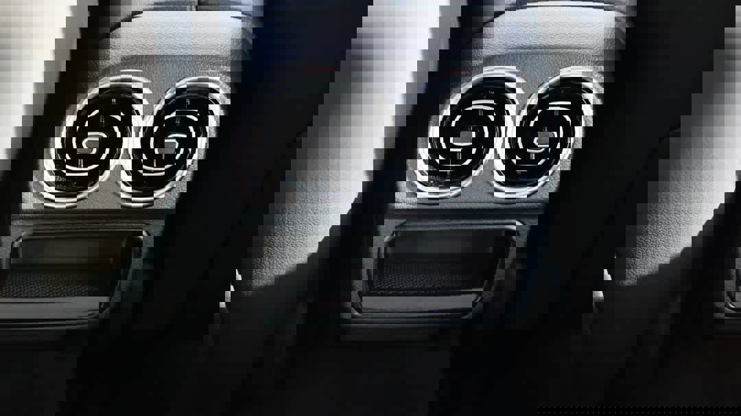 Certified 2025 Mercedes-Benz C 300 Sedan image 30