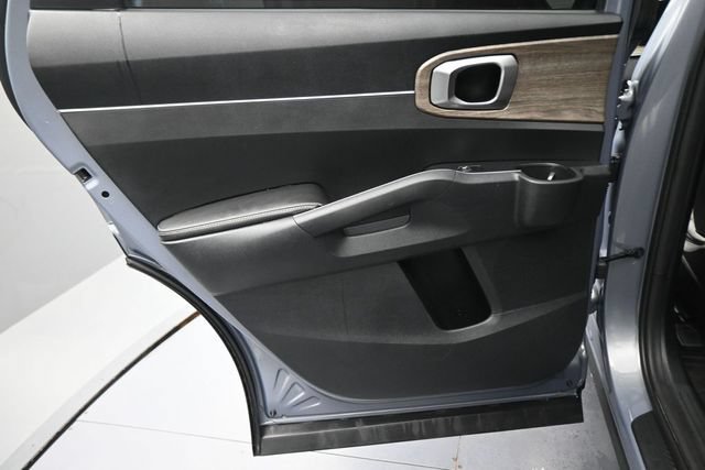Used 2022 Kia Sorento S w/ Panoramic Sunroof Package AWD/4WD image 18