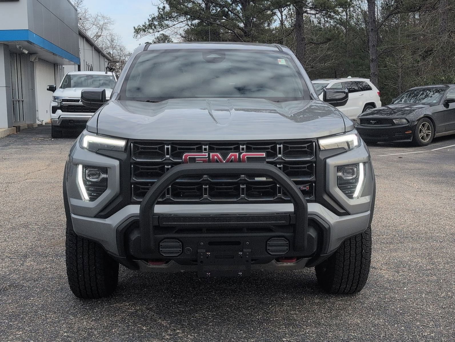 New 2025 GMC Canyon AT4 w/ Off-Road Front Bumper Package image 9