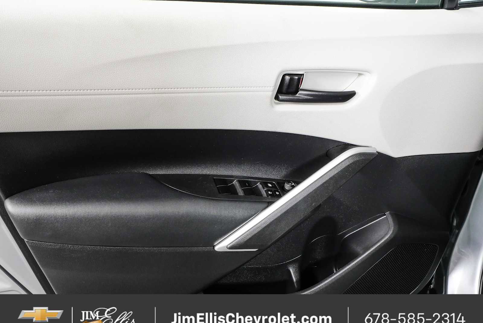 Used 2022 Toyota Corolla Cross L FWD image 6