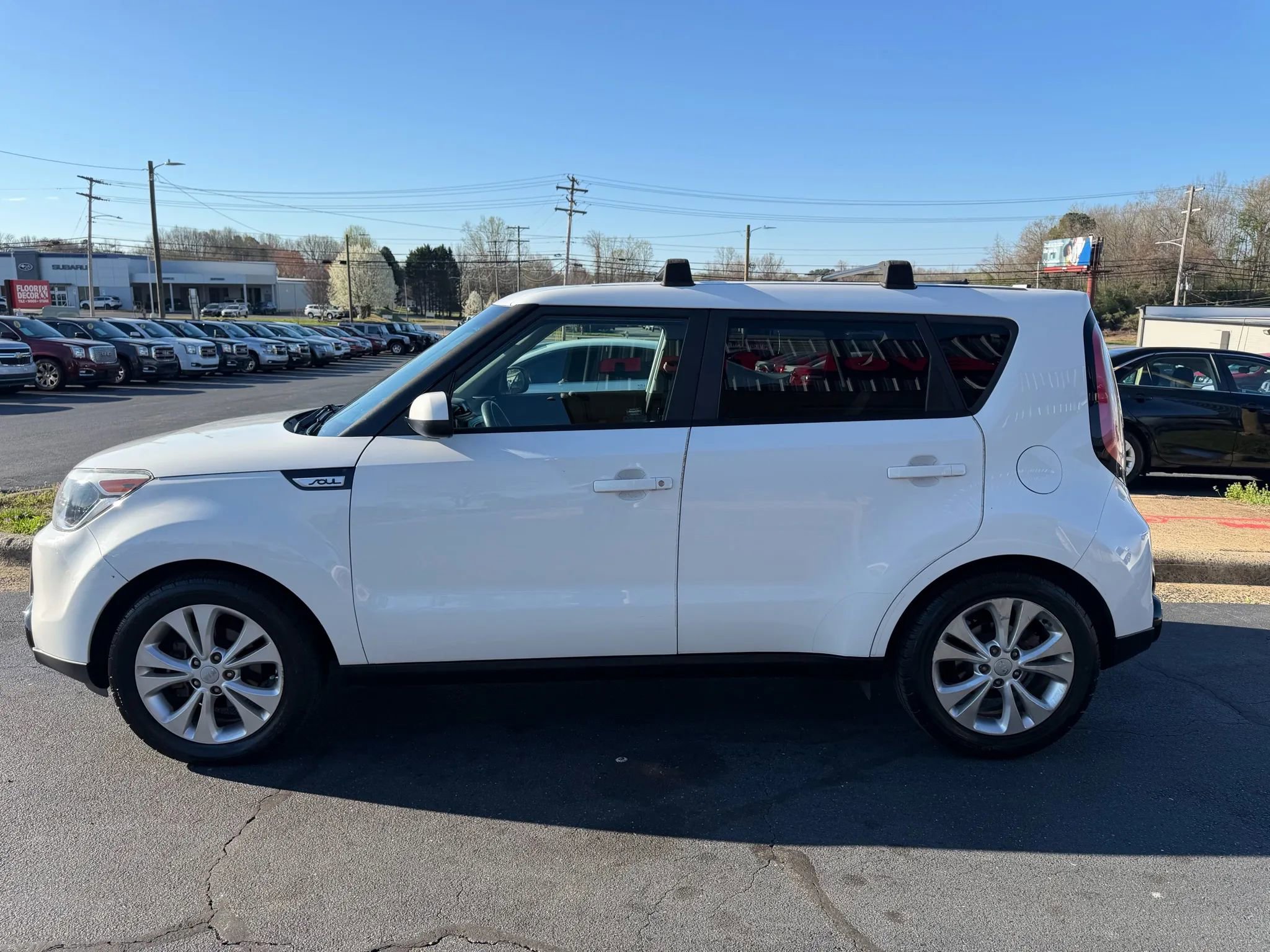 Used 2016 Kia Soul + image 4