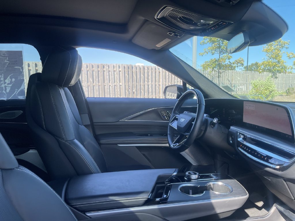 Certified 2024 Cadillac Lyriq Sport w/ LPO, Floor Liner Package AWD/4WD image 29