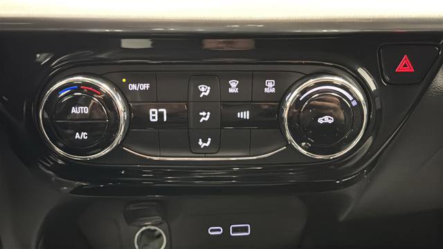 Used 2025 Chevrolet Trax LT FWD image 17
