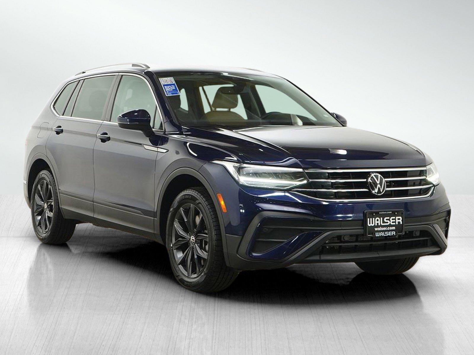 Used 2023 Volkswagen Tiguan SE AWD/4WD image 7