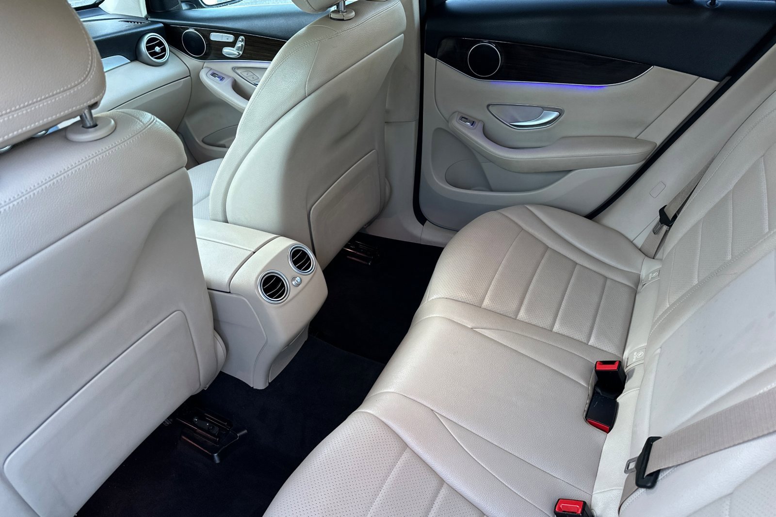 Used 2020 Mercedes-Benz GLC 300 4MATIC image 12