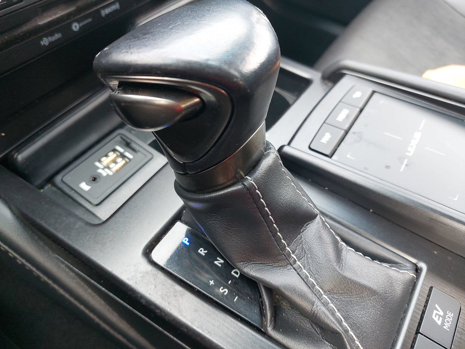 Used 2019 Lexus ES 300h w/ Premium Package FWD image 27
