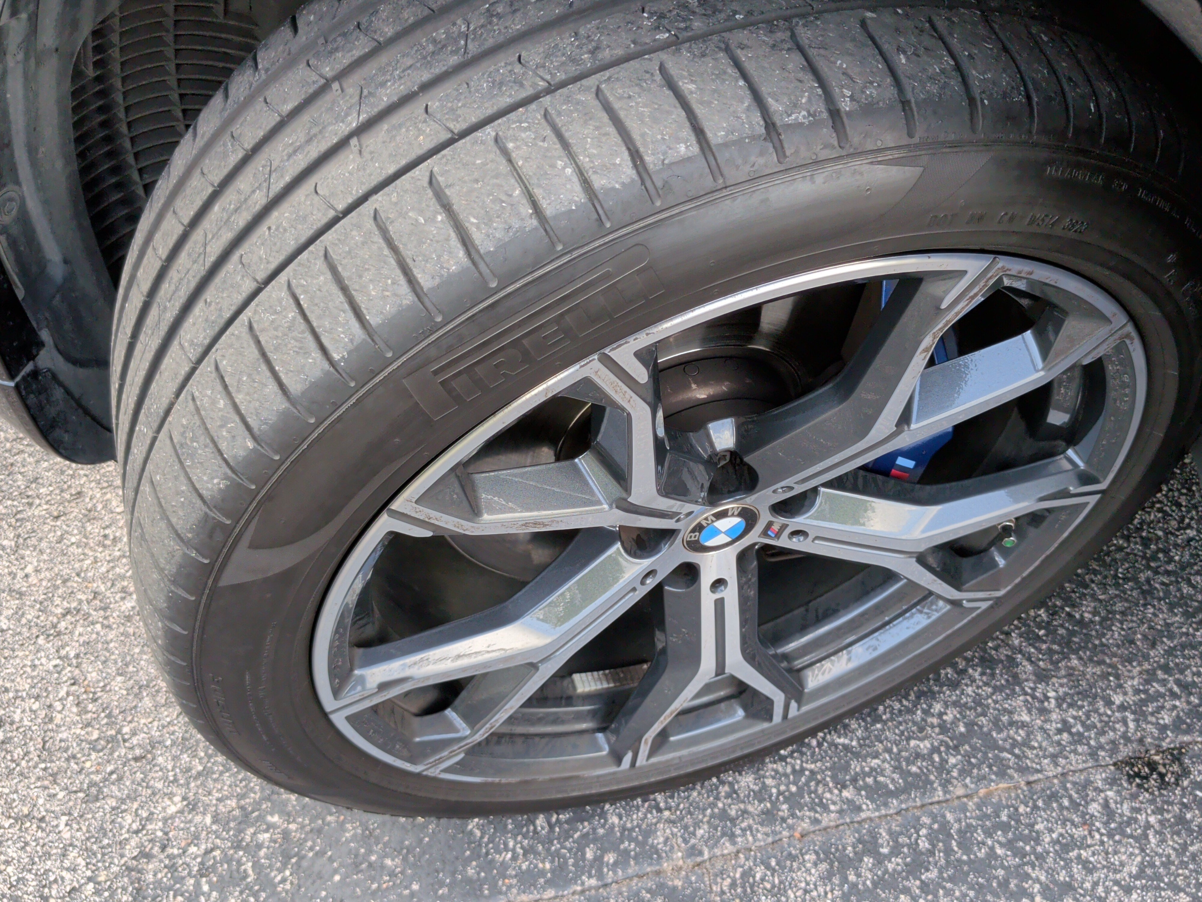 Used 2024 BMW X6 xDrive40i w/ M Sport Professional Package AWD/4WD image 13
