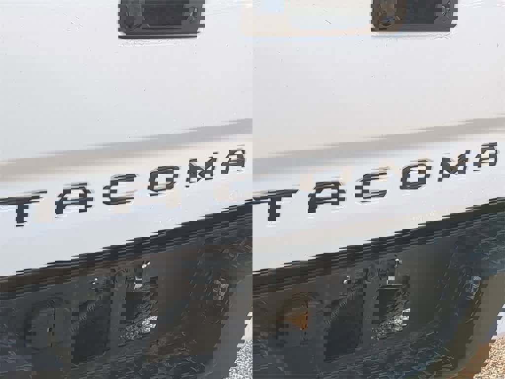 Used 2019 Toyota Tacoma SR w/ SR Convenience Package image 12