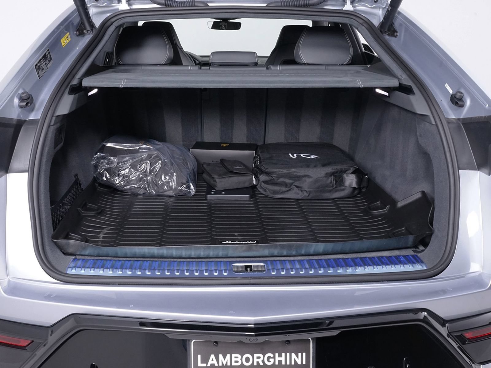 Used 2025 Lamborghini Urus SE AWD/4WD image 19