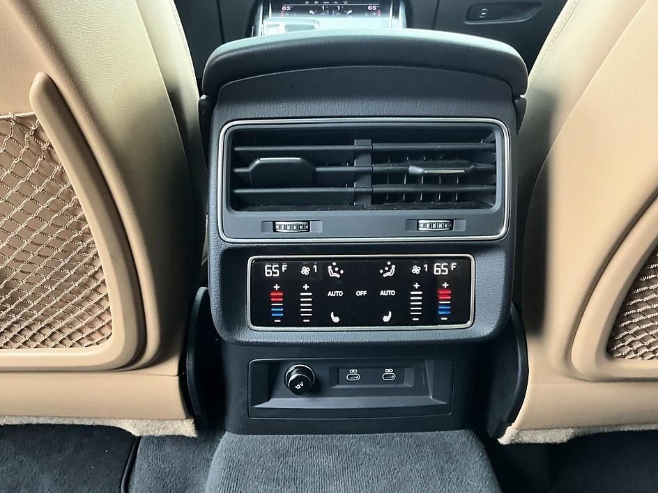 Used 2022 Audi Q8 Prestige AWD/4WD image 31