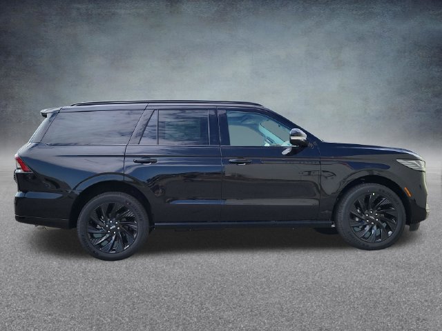 New 2026 Lincoln Navigator Reserve w/ Jet Appearance Package AWD/4WD image 8