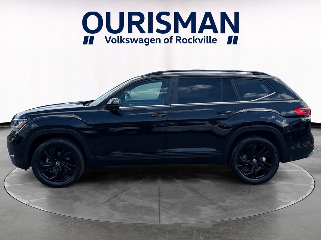 Used 2023 Volkswagen Atlas SE w/ Black Wheel Package AWD/4WD image 3