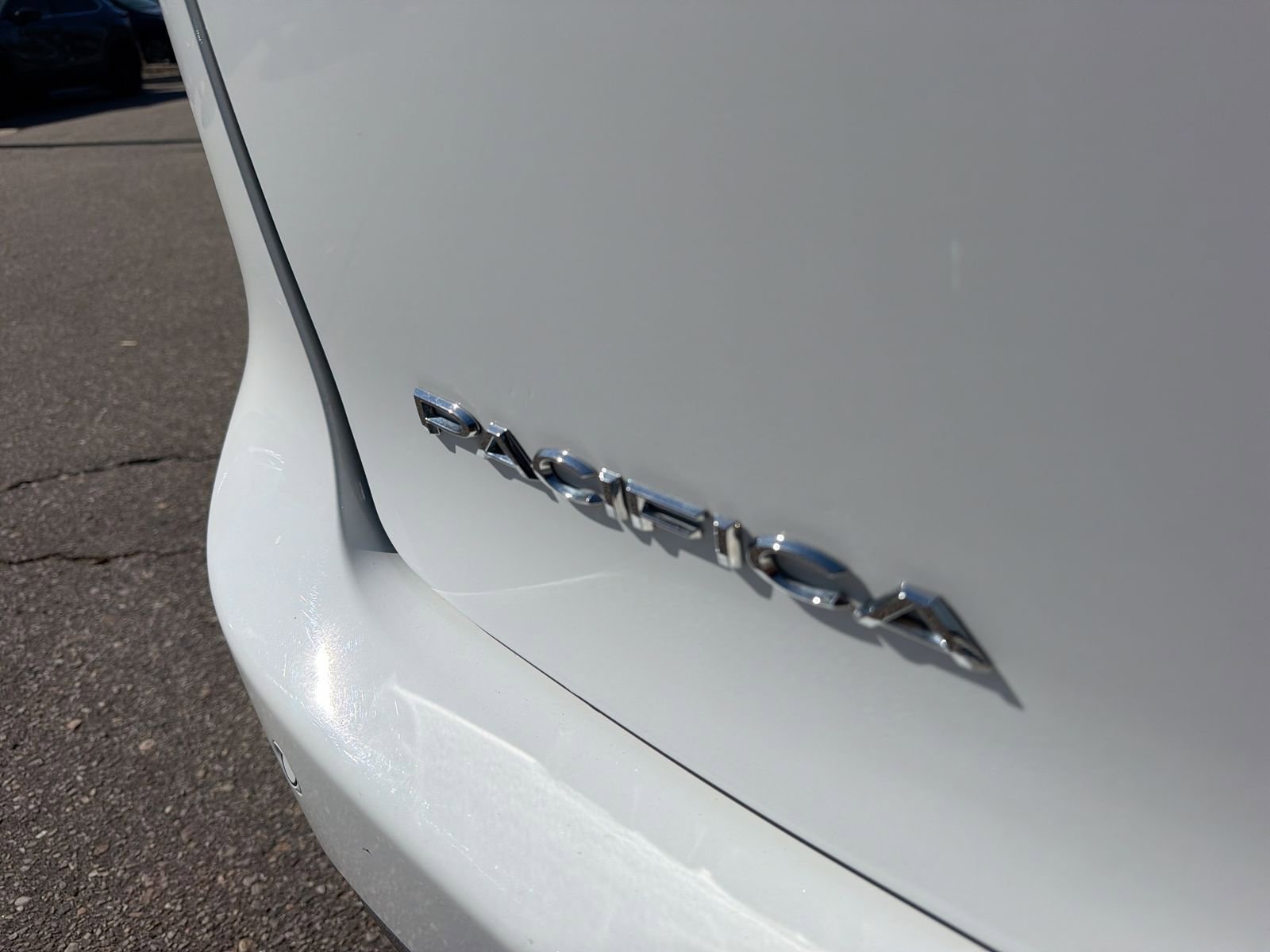 Used 2023 Chrysler Pacifica Touring-L FWD image 17