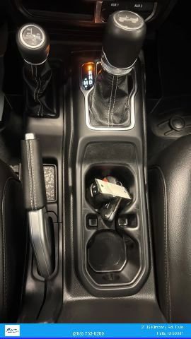 Used 2022 Jeep Wrangler Unlimited Sahara w/ Cold Weather Group AWD/4WD image 26