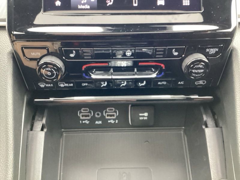 New 2025 Jeep Grand Cherokee Altitude AWD/4WD image 40