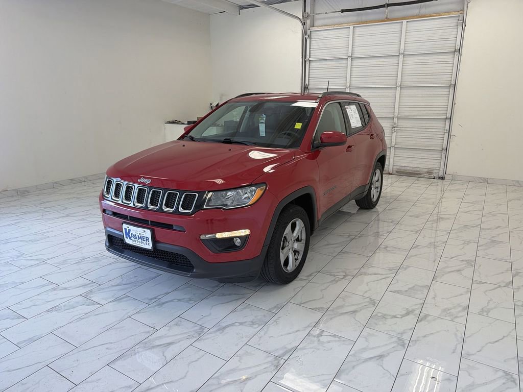 Used 2019 Jeep Compass Latitude w/ Cold Weather Group FWD image 4