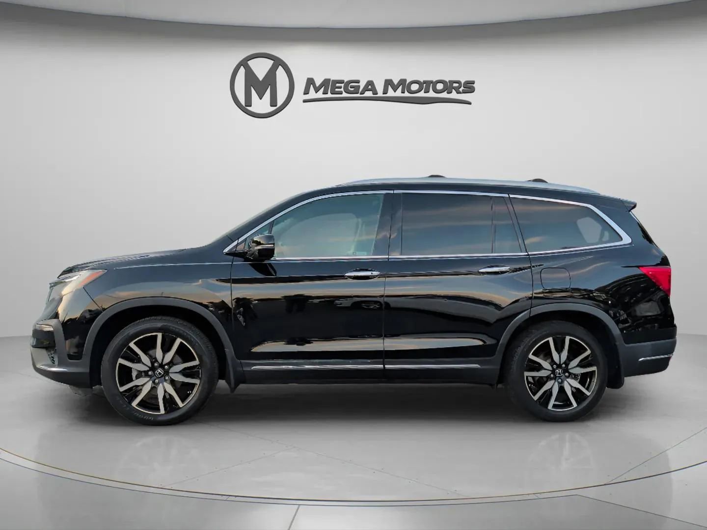 Used 2019 Honda Pilot Elite image 2