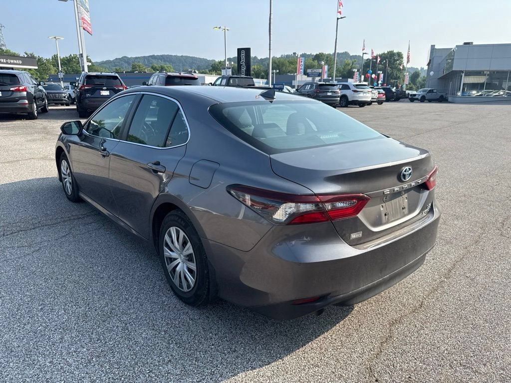 Used 2022 Toyota Camry LE FWD image 4