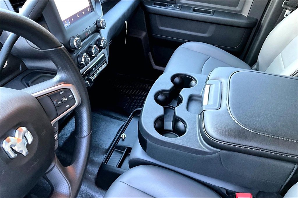 Used 2024 RAM 5500 Tradesman w/ Chrome Appearance Group image 15