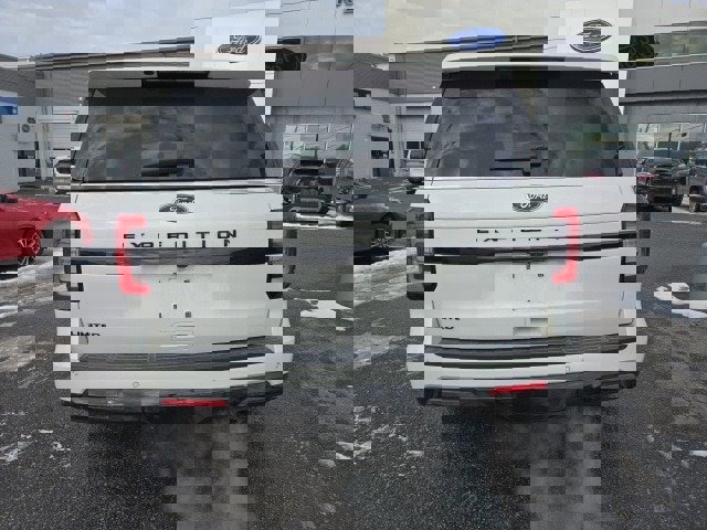Used 2024 Ford Expedition Limited image 21